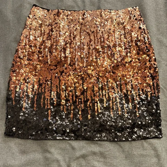 π 3X HP π Maner NWT Black and Gold Sequin Mini Skirt - Picture 2 of 7